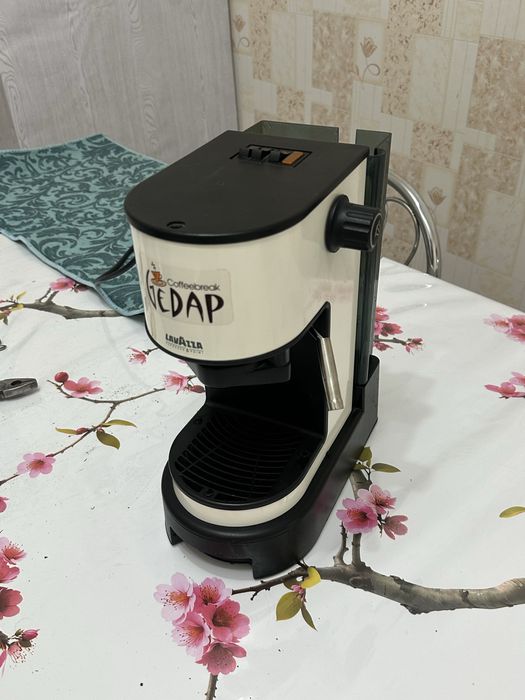 Кофемашина «Lavazza”