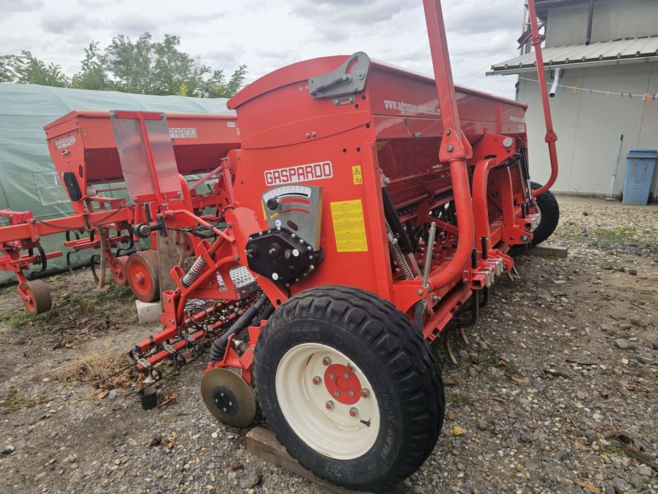 Tractor Case Magnum 7130 + semanatoare Nina 400 + terradisc Valoce