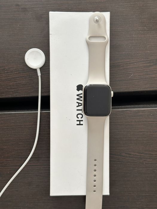 Продам срочно Apple watch se 44мм
