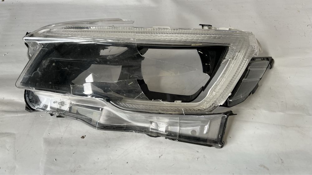 Ляв фар Subaru Forester 2019-