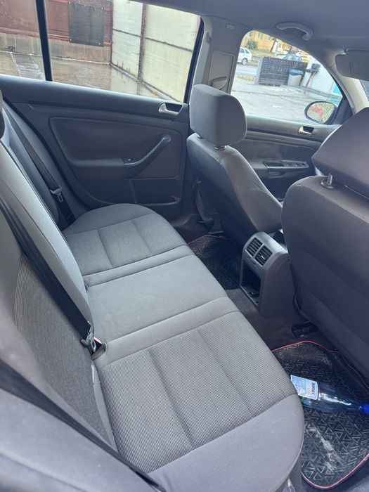Volkswagen Golf 2005 diesel, 2.479 € — imagine 3