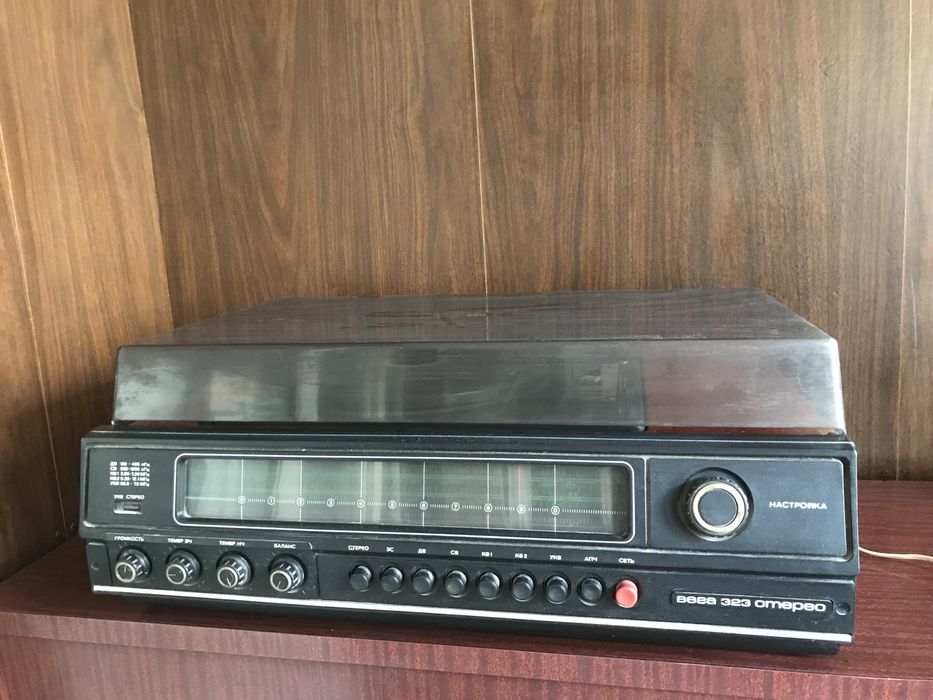 Продам виниловый проигрыватель