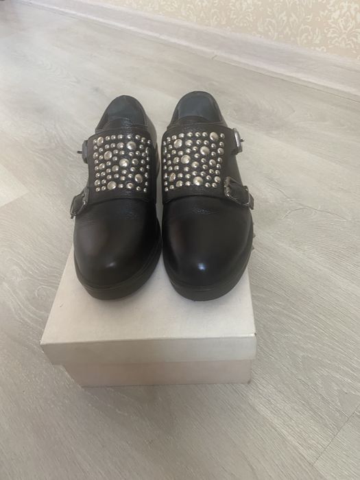 Новые кожаные полуботинки 37 р