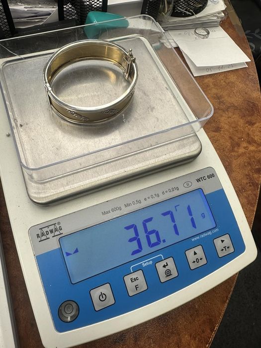 Продавам златна  дамска  гривна.36,71