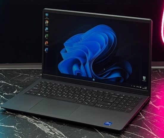 Kuchli Noutbuk Dell Vostro 15 3530