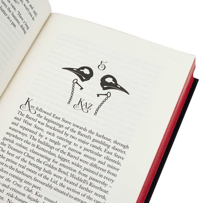 книга на английски Leigh Bardugo - Six of Crows: Collector's Edition