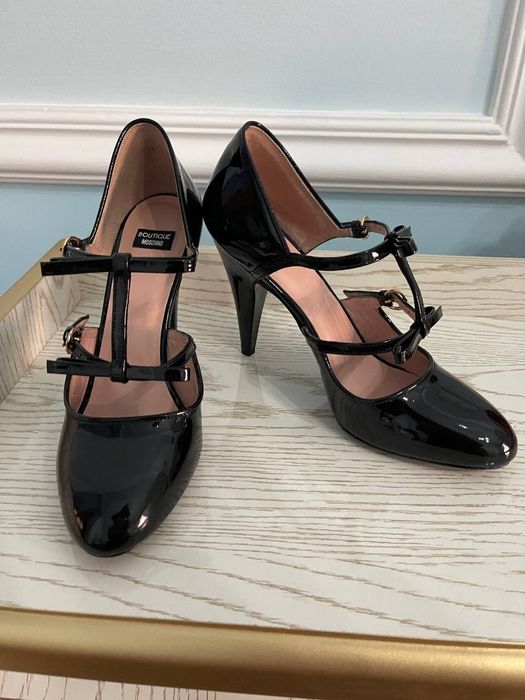 Moschino boutique sifatiga javop beriladi.