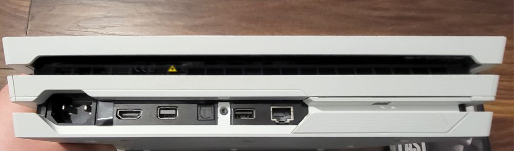 Playstation 4 PRO modat, hdd 1 TB + controller + 9 jocuri ps4 pe hard + 1 joc original  + cabluri