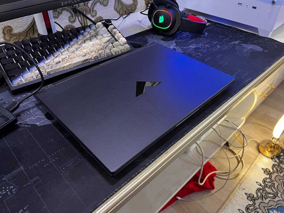 HP Victus i7-13700H / 32GB RAM / RTX 4050 / 1TB SSD (Ideal)