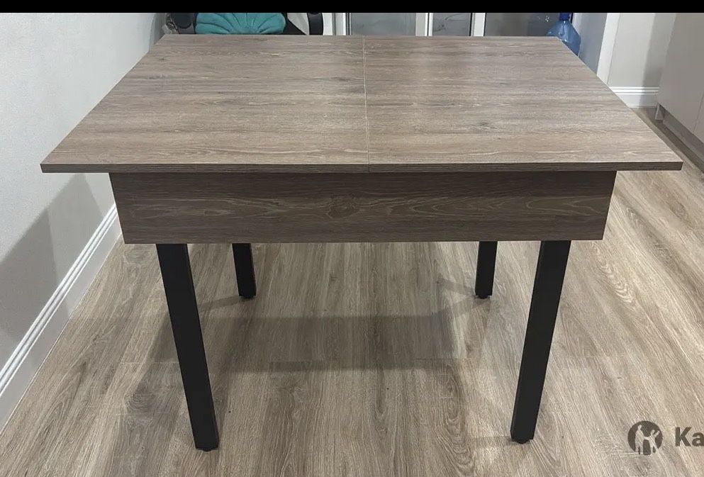Продам кухонный стол