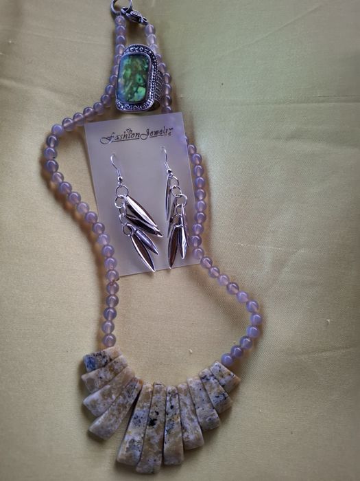 Set colier  peridot și cuart fumuriu inel sidef și cercei