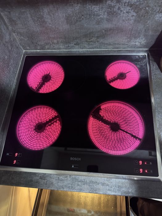 Фурна с котлони BOSCH