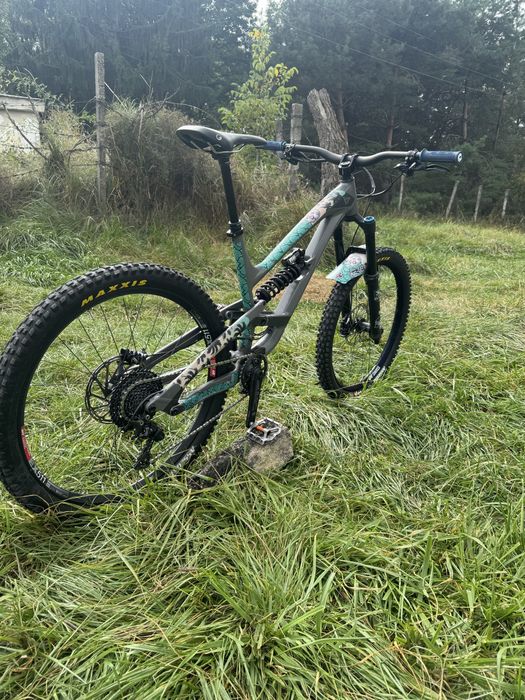 Bicicleta YT Capra Al comp