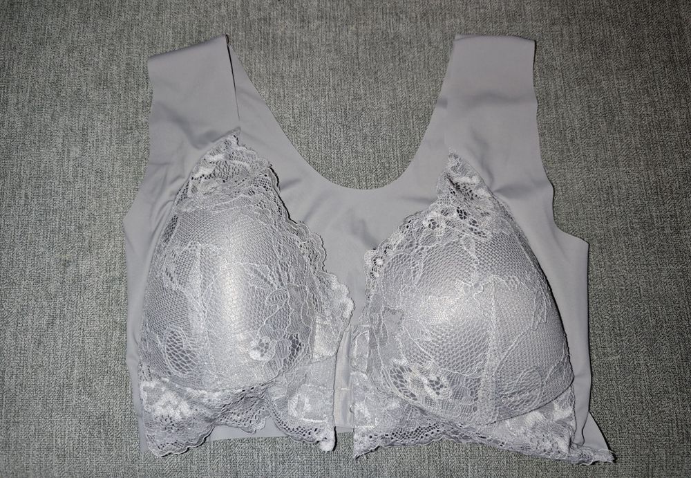 НОВИ сутиени р-р М умалени