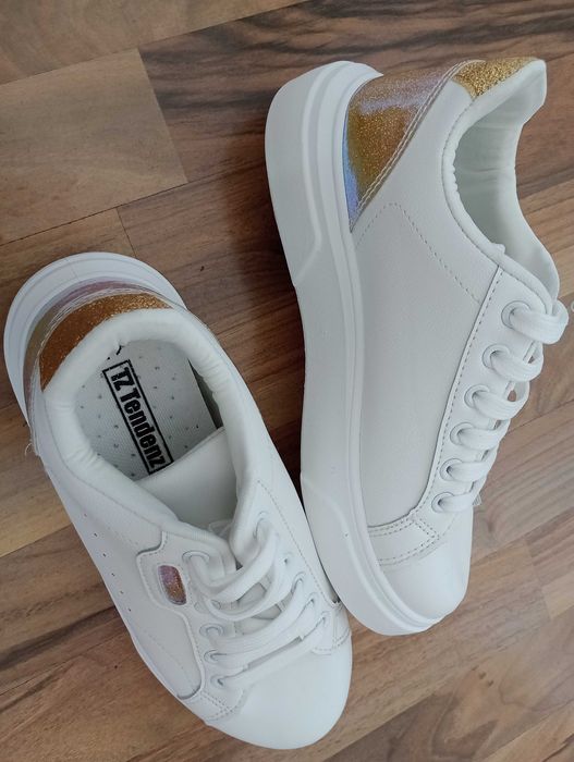 Дамски маратонки от Tendenz