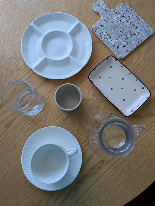 Посуда современная в хорошем состоянии