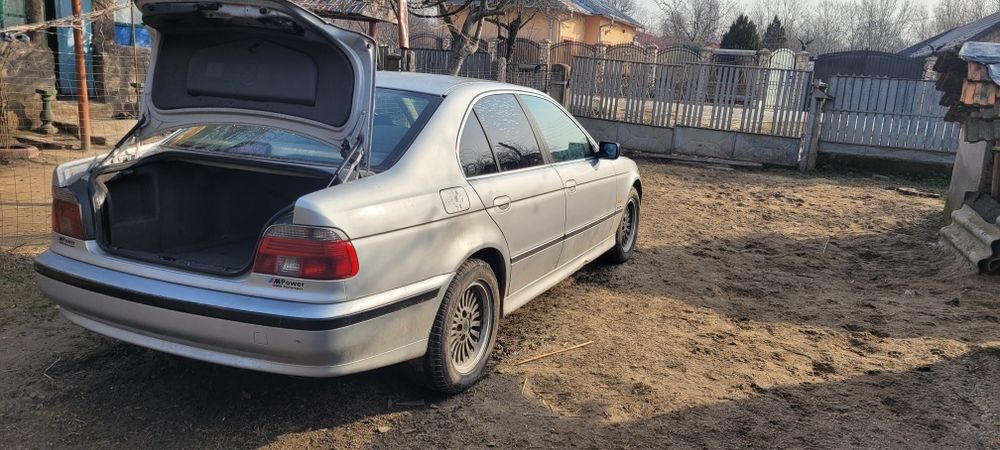 BMW e39 525 mai multe detalii la nr de telefon