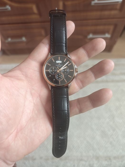 Часы Jacques Lemans