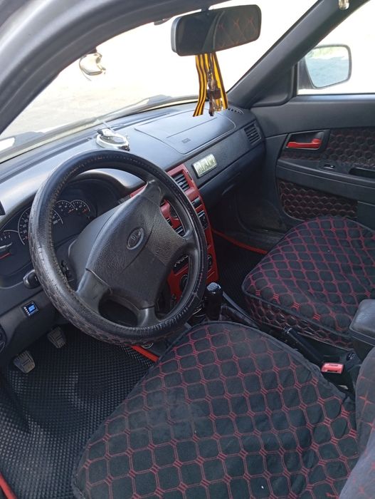 Продам приору седан