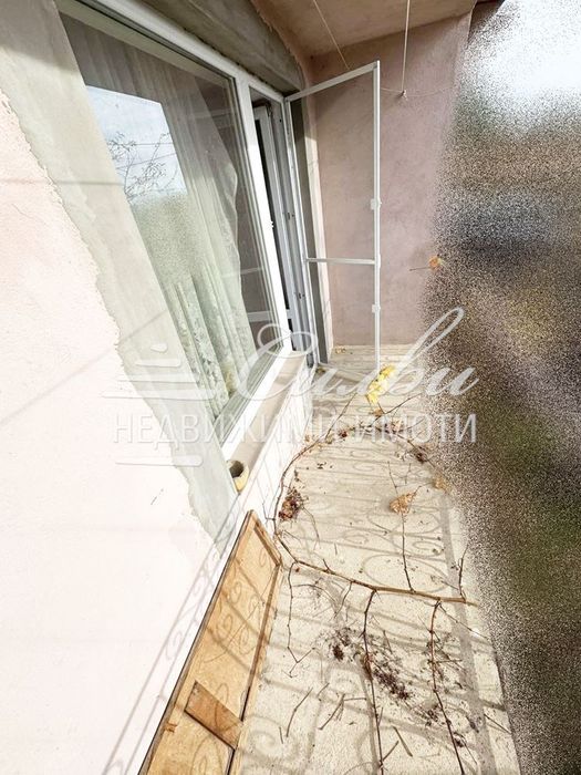 Двуетажна ТУХЛЕНА къща на ПЛОЧА с ГАРАЖ - с. Мараш!