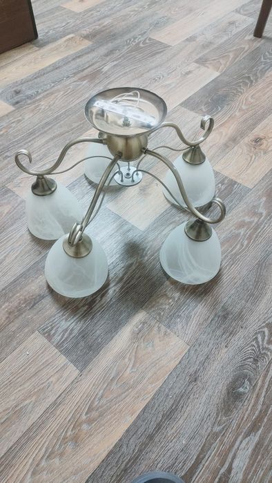 Продам 3 люстры.