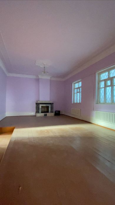 Урганч. Марказда ховли жой сотилади.