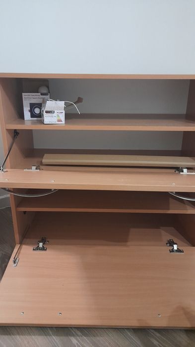 Прихожая тумба с вешалкой