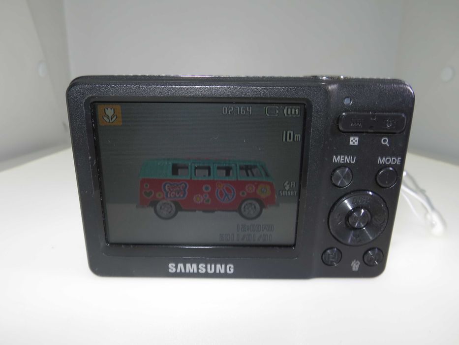 Samsung ES30 ултра малък и компактен фотоапарат с размерите на запалка, мини дигитална камера, като НОВ, работи отлично, пълен комплект