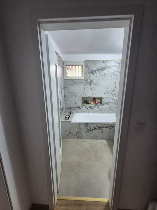 Inchiriez apartament 3 camere