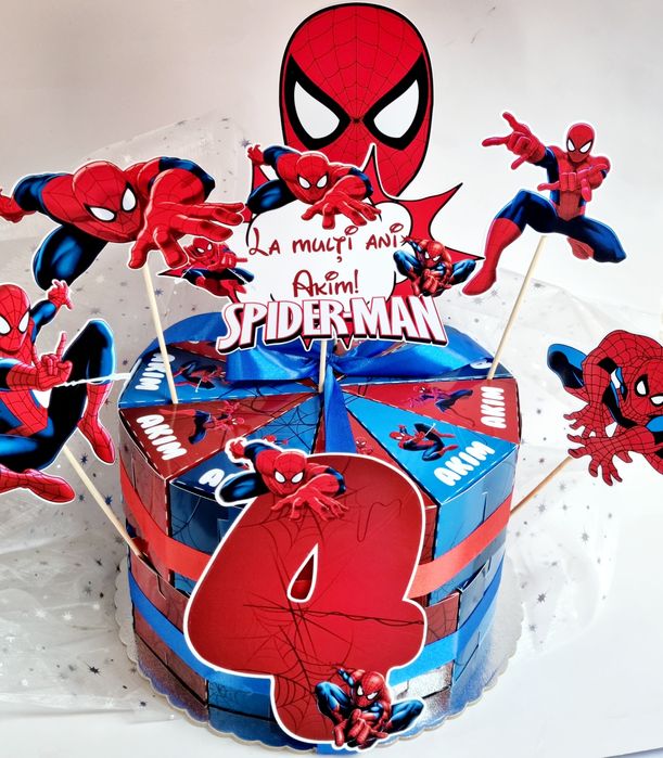 Tort grădiniță/școală din cutii de carton