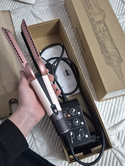 Продам Dyson Airstrait (оригинал)