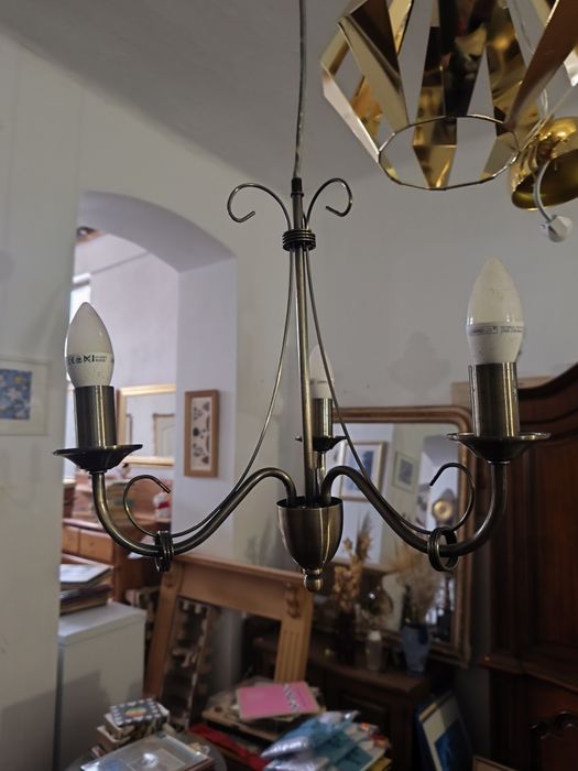 Lustră suspendă cu 3 brațe aurie