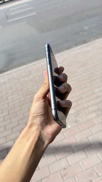 Продам iPhone 11 — 64 GB