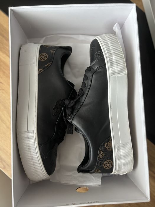 Guess спортни обувки 40 номер