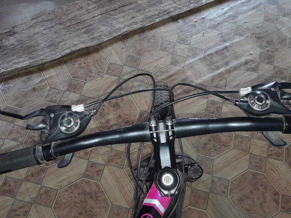 Лёгкий велосипед для прогулок и спорта