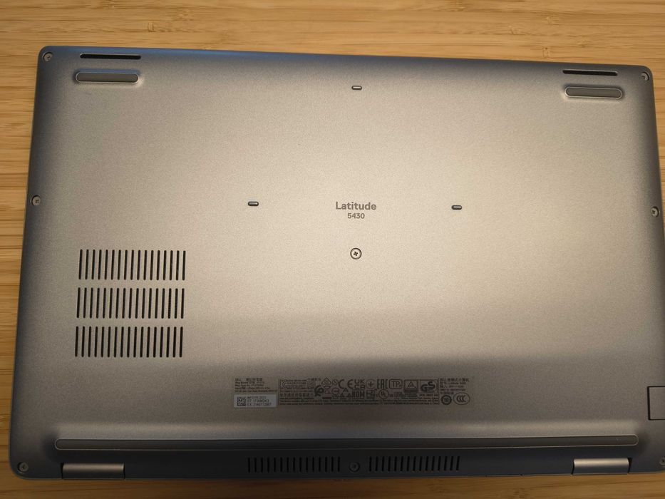 Продава лаптоп Dell Latitude 5430 в отлично състояние.