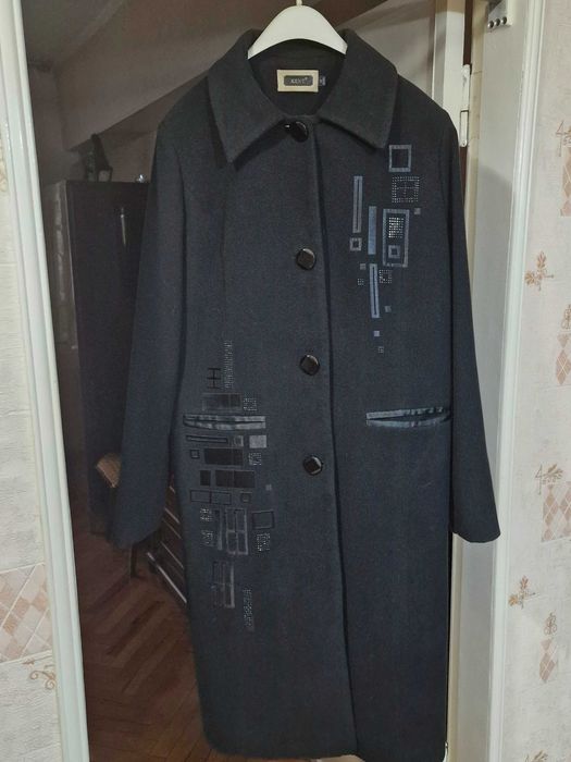 Пальто демисезонное