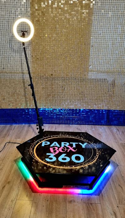 Producator Platforma video 360 Video  Booth  SMART