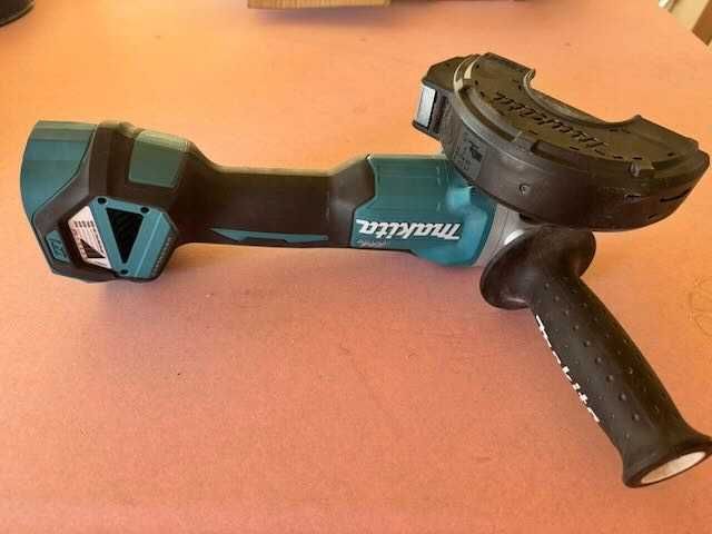 Оригинален безчетков ъглошлайф (флекс) Makita DGA511Z