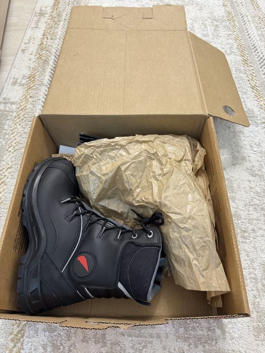 Продается летние ботинки Red Wings. Размер 42.