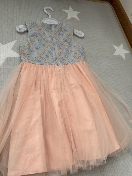 Продаю красивые платья