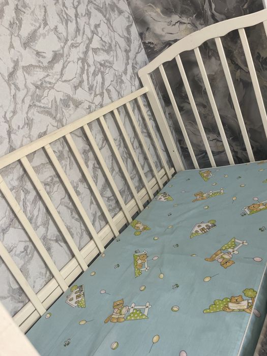 Продам детскую кроватку за 5000