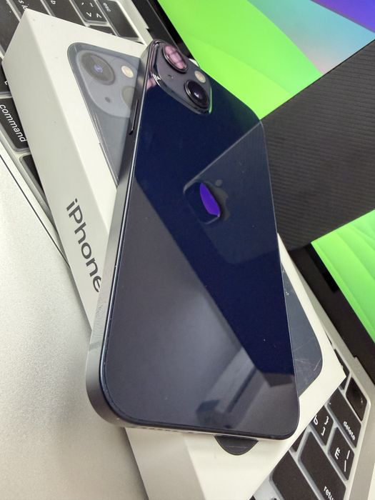 Продам iPhone 13, 256 Gb