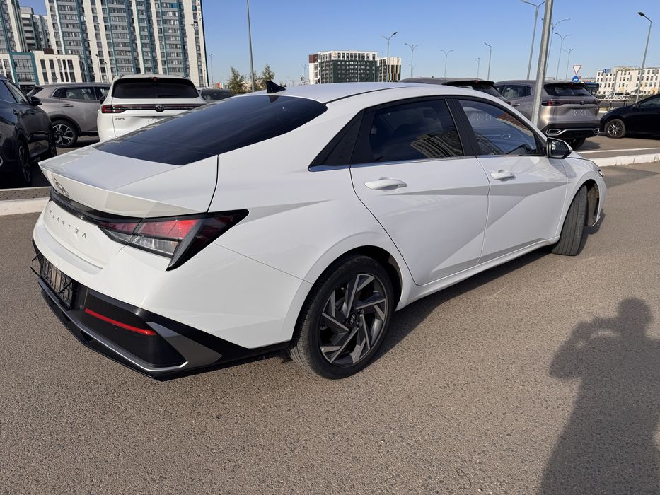 Hyundai Elantra 2024