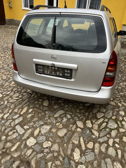 Dezmembrez opel astra