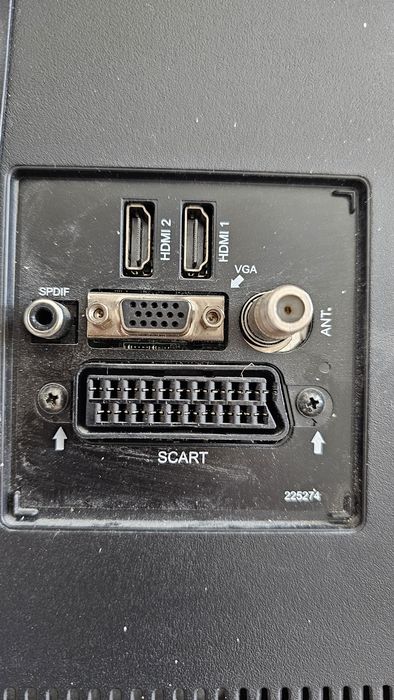 Televizor Hitachi 32HBC01 A (81 cm) + Suport de perete inclus