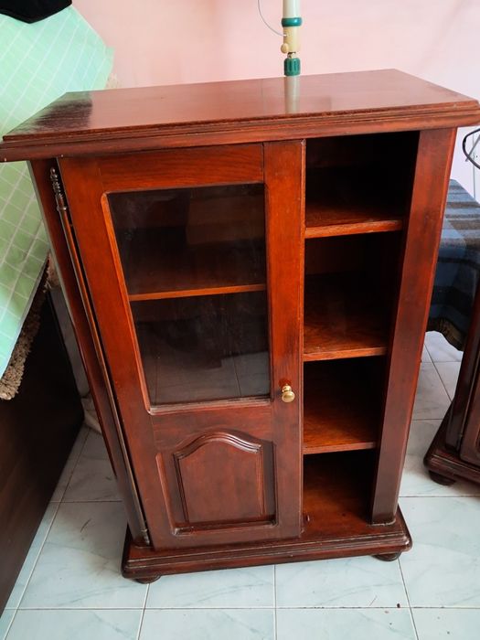 Шкафчета два броя