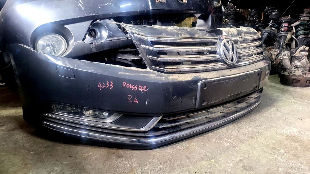Передний бампер Volkswagen Passat B7