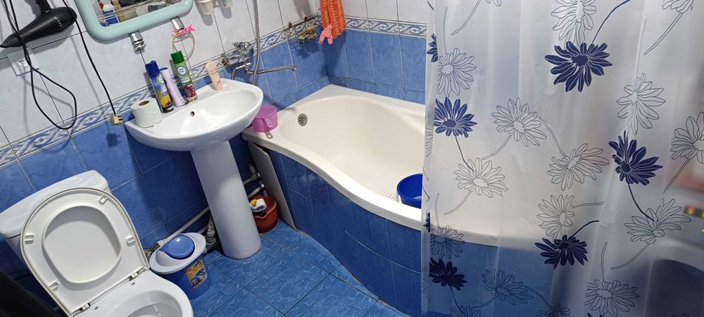 Продаю свою квартиру на ттз, рядом с базаром. 2/2/3,