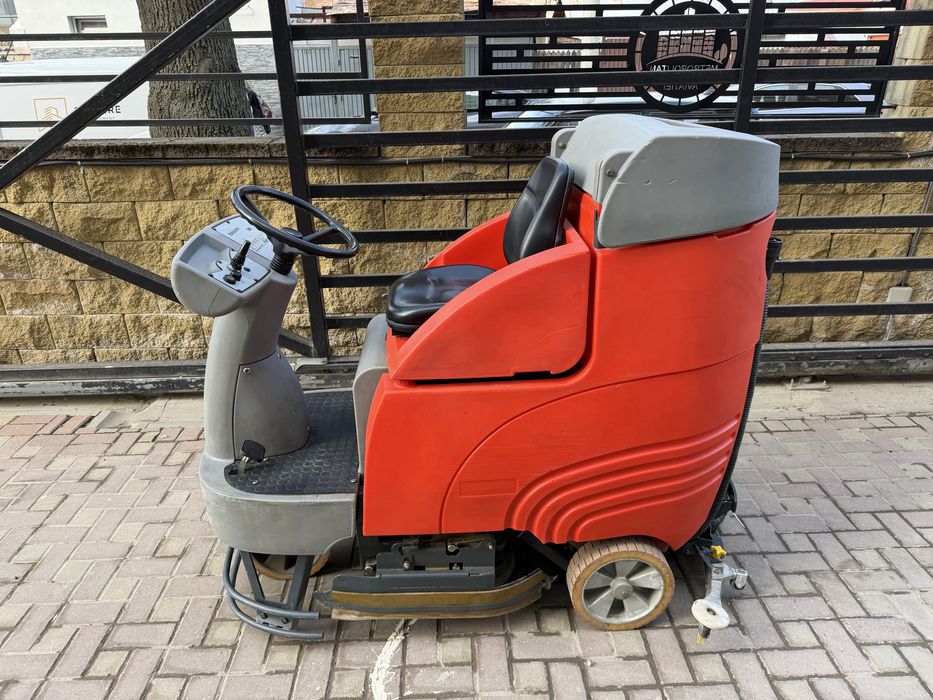 Masina spalat pardoseala Hako